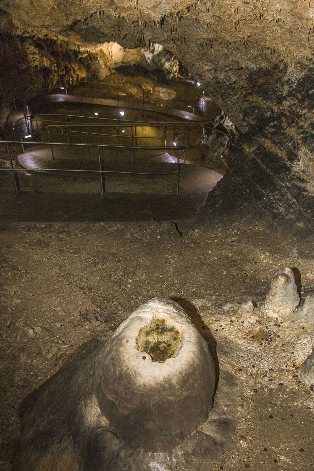 Belianska jaskyňa, kvaple, stalagmity, stalaktity, stalagnáty