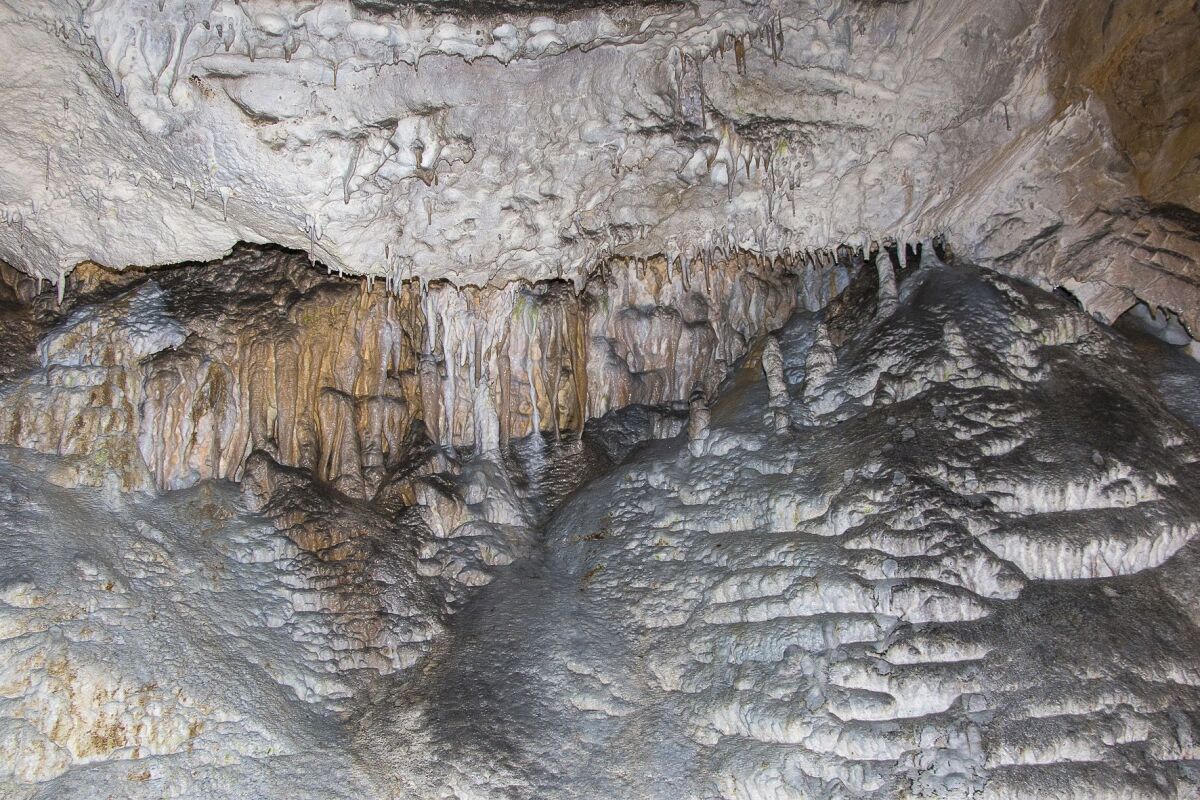 Belianska jaskyňa, kvaple, stalagmity, stalaktity, stalagnáty