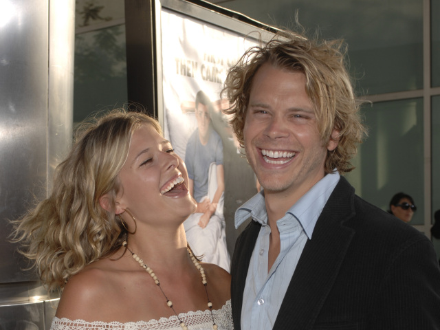 Eric Christian Olsen a Sarah Wright 