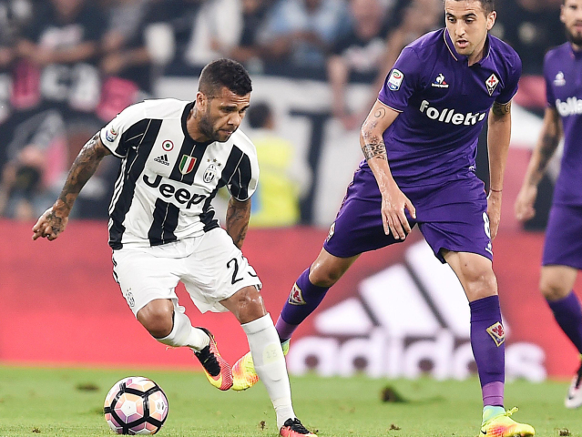 Dani Alves, Matia Vecino