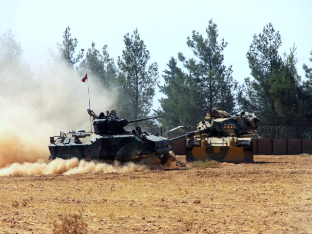 Turecko, tanky, vojaci,