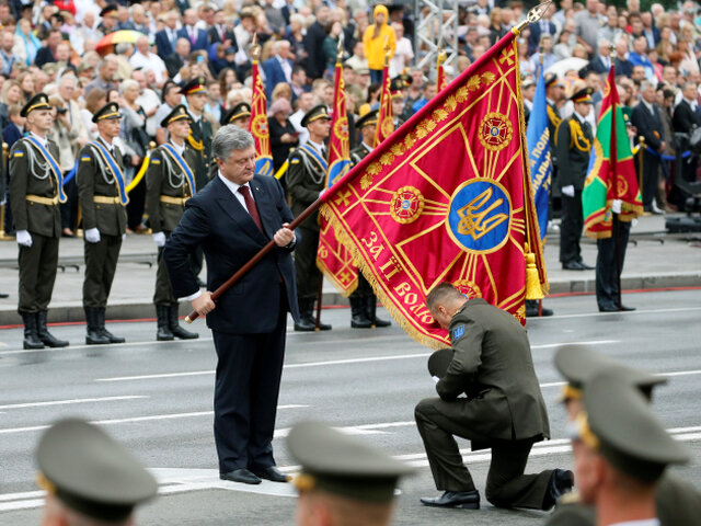 ukrajina, porošenko, vojenská prehliadka,