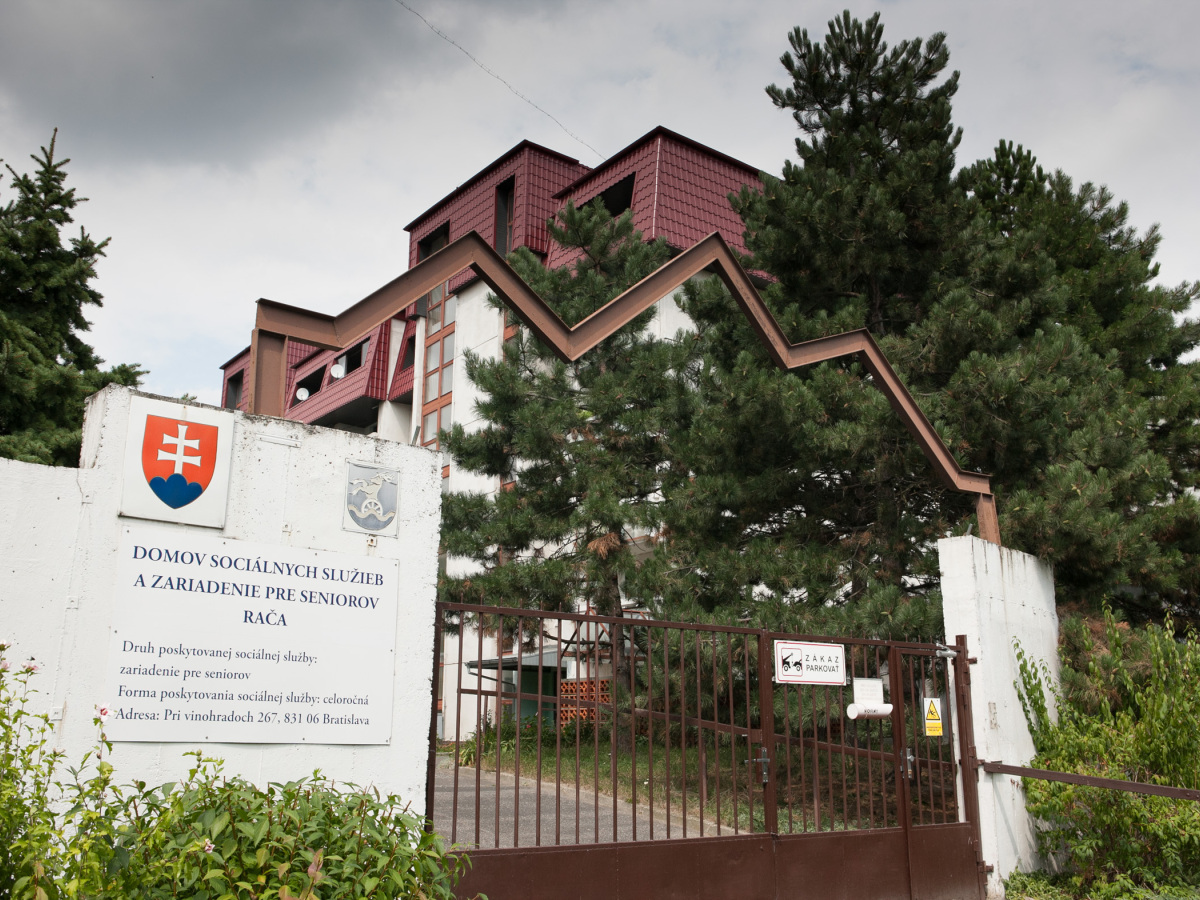 domov pre seniorov, Rača