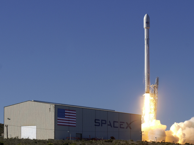 Raketa Falcon 9