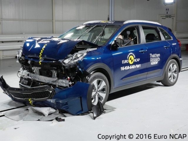 Euro NCAP 2016 - Kia Niro