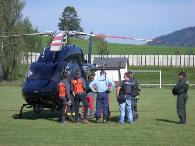 Pád záchranárskeho vrtuľníka, banská bystrica, vrtuľník, helikoptéra, polícia,