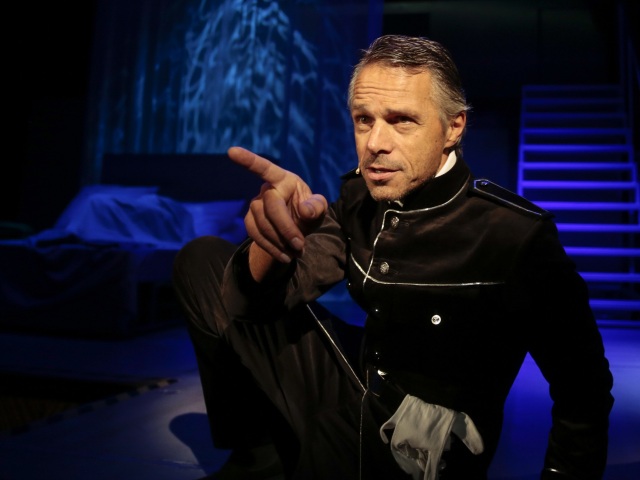 Janek Ledecký Iago