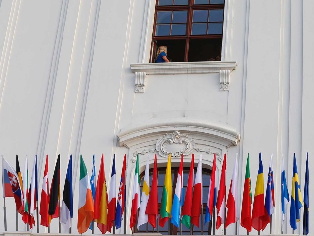 summit, bratislava, eú, vlajky