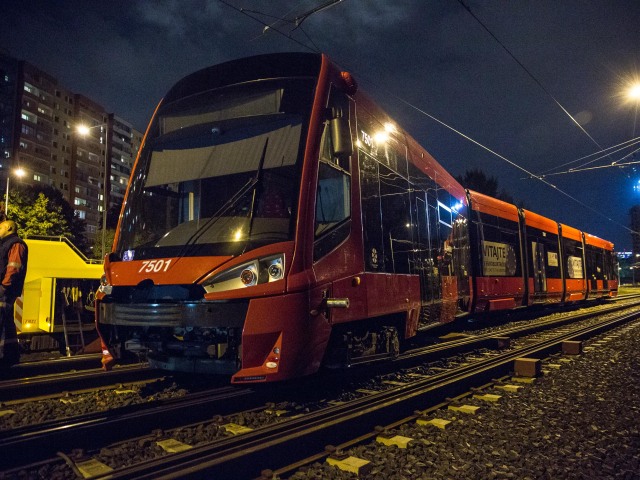NEHODA: električka,  Petržalka