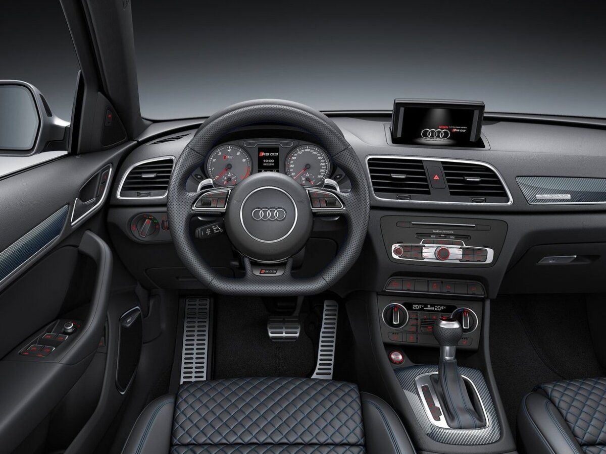 Audi RS Q3 performance - 2016