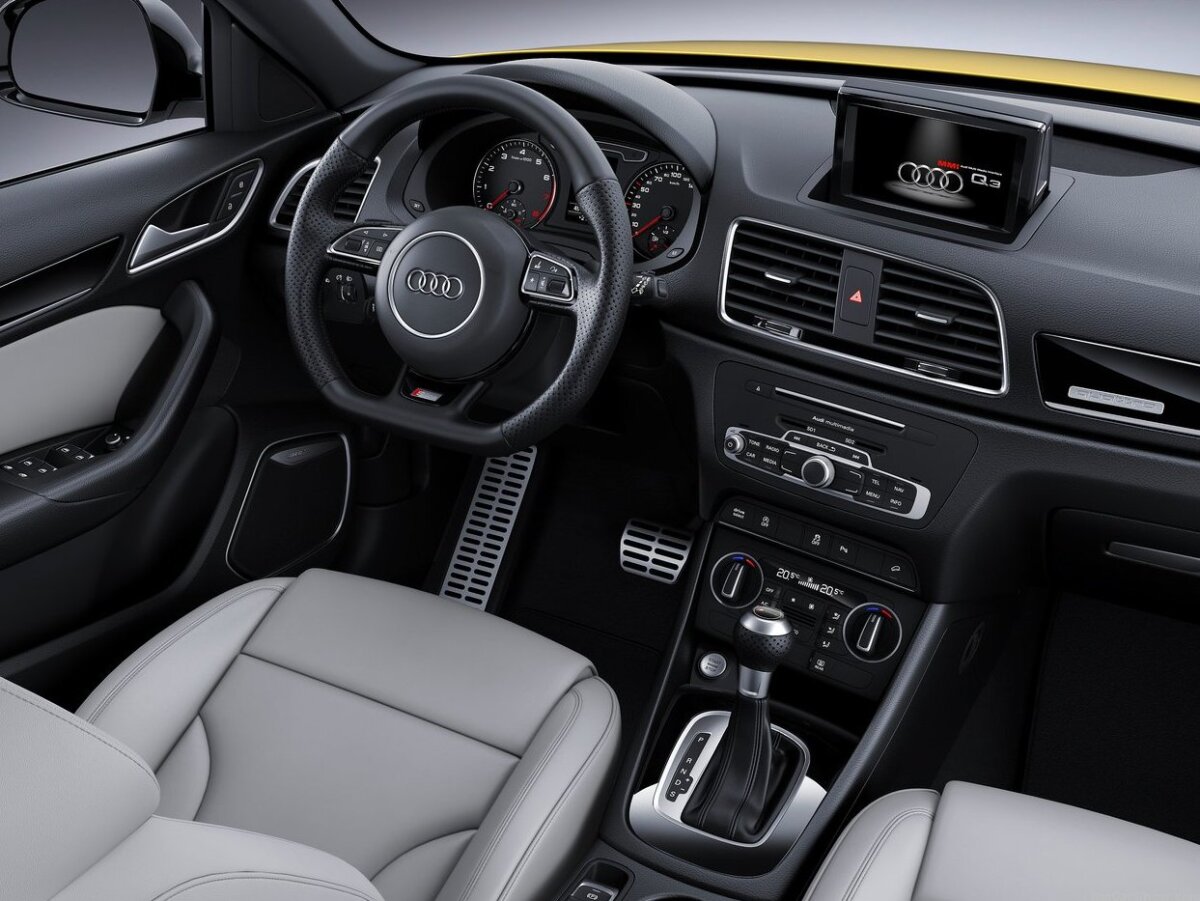 Audi RS Q3 performance - 2016
