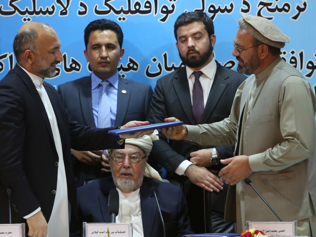 Afghanistán, Amin Karim, Gulbuddin Hekmatyar