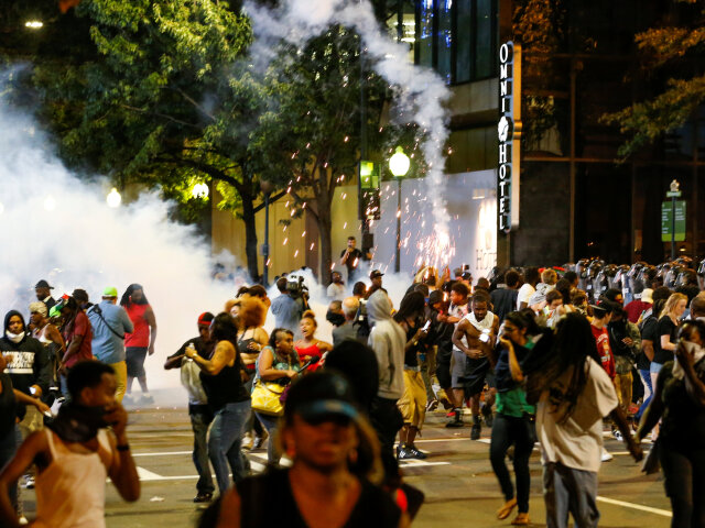 Polícia, USA, Charlotte