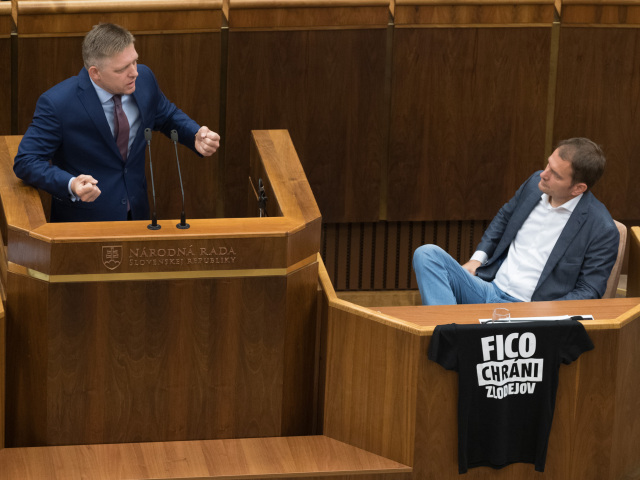 parlament odvolavanie predseda vlÃ¡dy Robert Fico