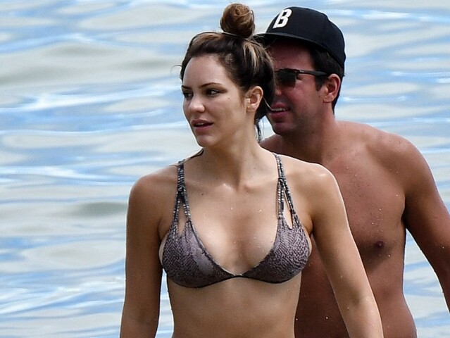 Herečka a speváčka Katharine McPhee na pláži v Miami. 
