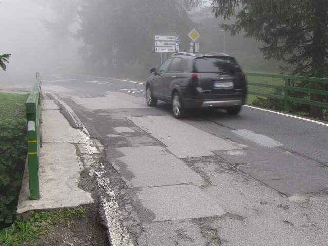 cesta, výtlk, auto