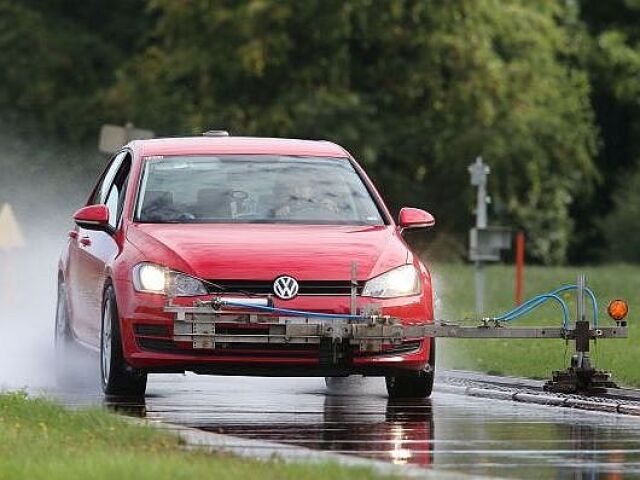 ADAC - test pneumatík zima 2016
