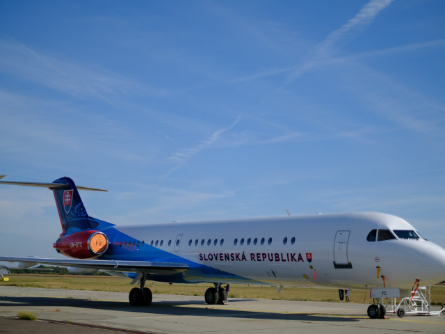 Fokker 100, vládny špeciál