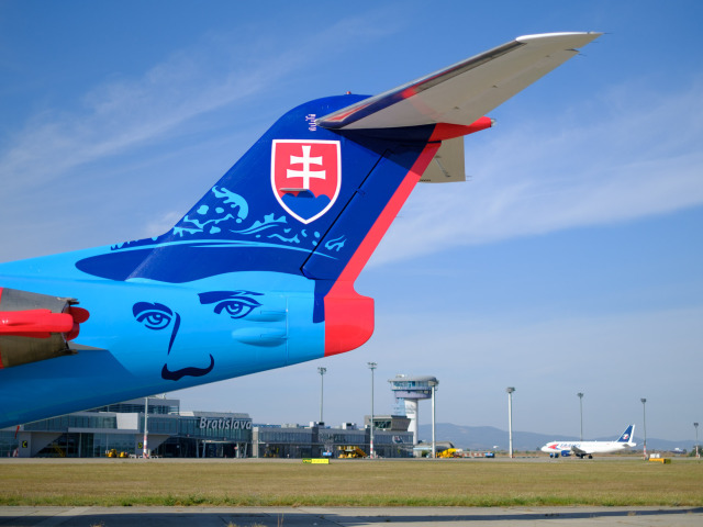Fokker 100, vládny špeciál