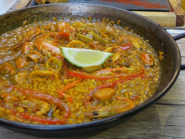 Alicante, Španielsko, mesto, paella