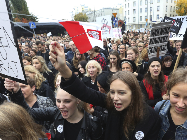 poľsko, štrajk, protest, ženy