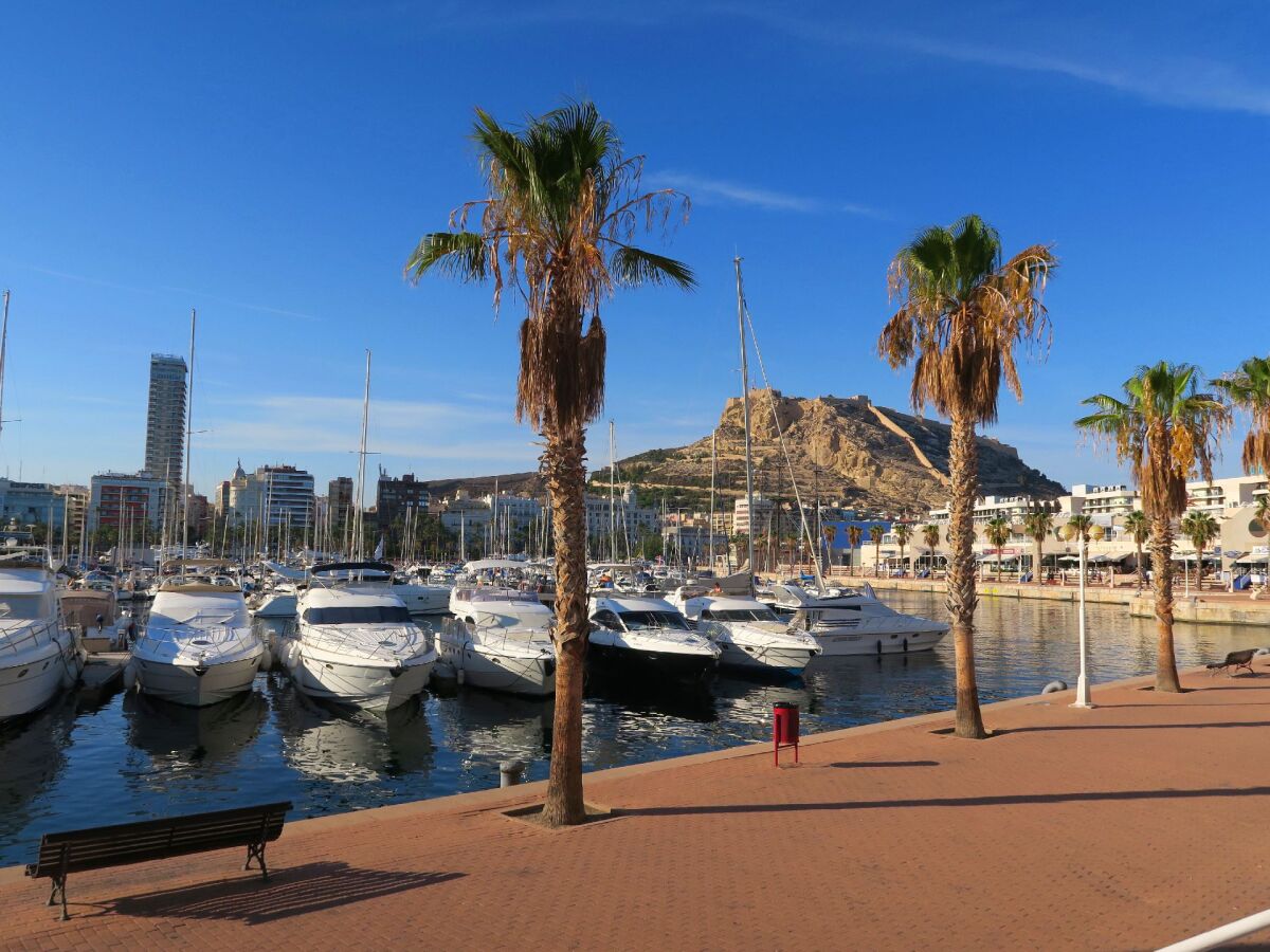 Alicante, Španielsko, mesto, prístav, člny,