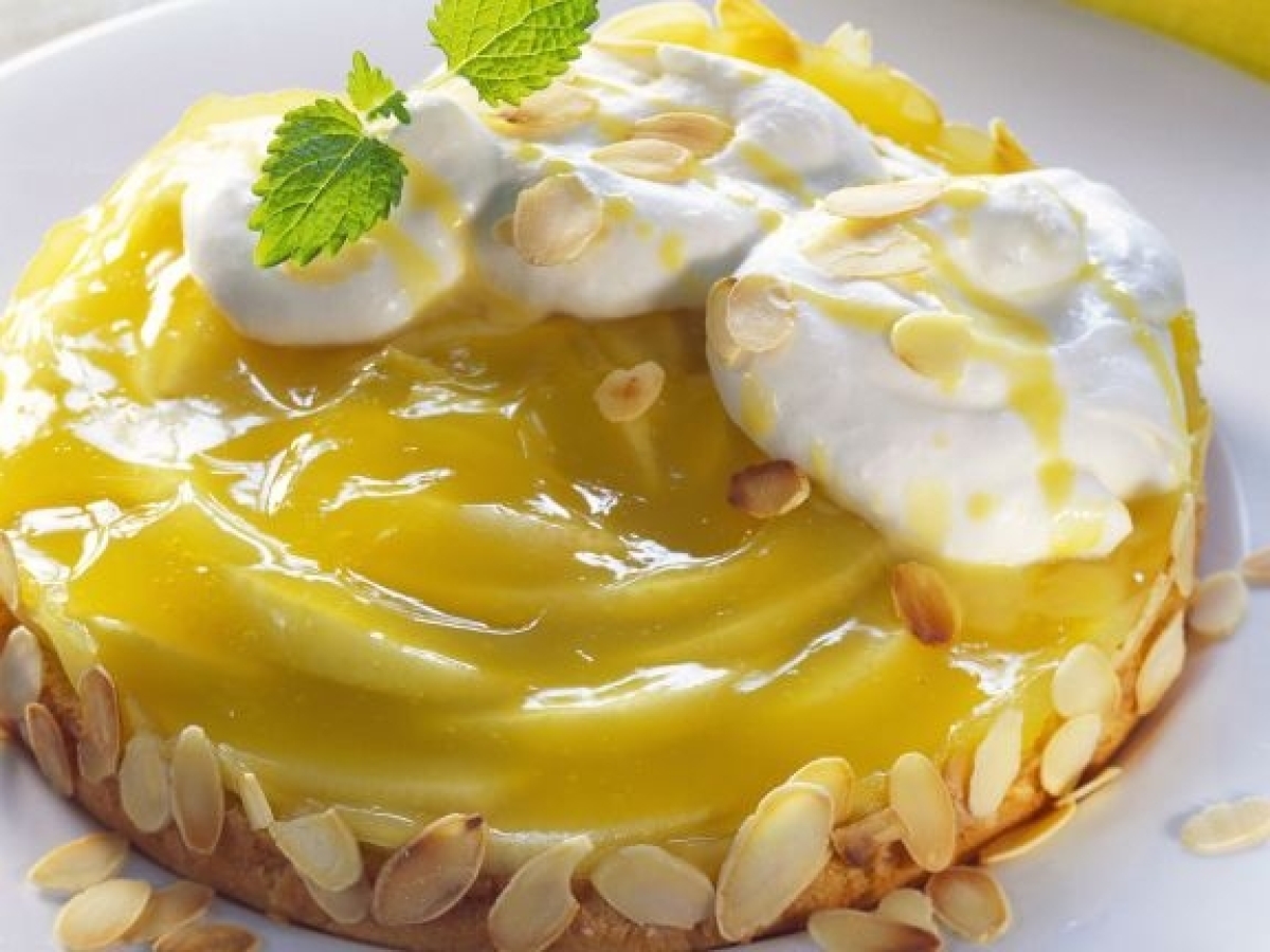 jablkový puding s mandľami, pohostenie