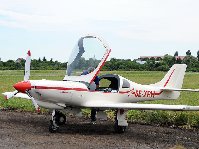 Lancair 360, športové lietadlo, malé lietadlo,