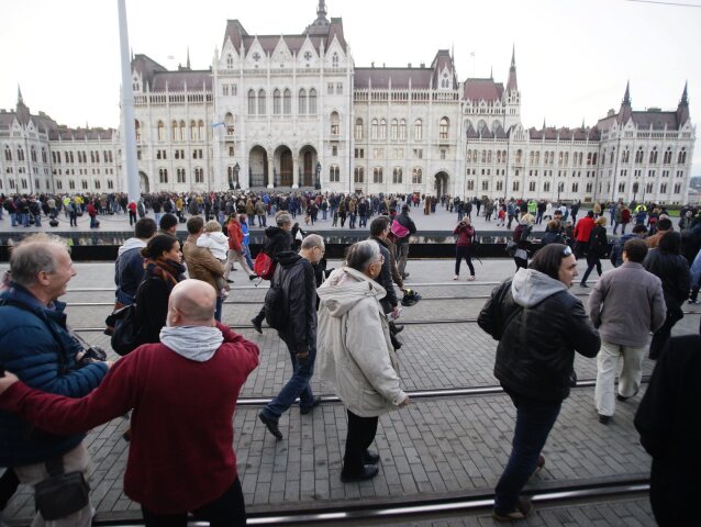 Budapešť, Maďarsko, parlament, demonštrácia, Népszabadság