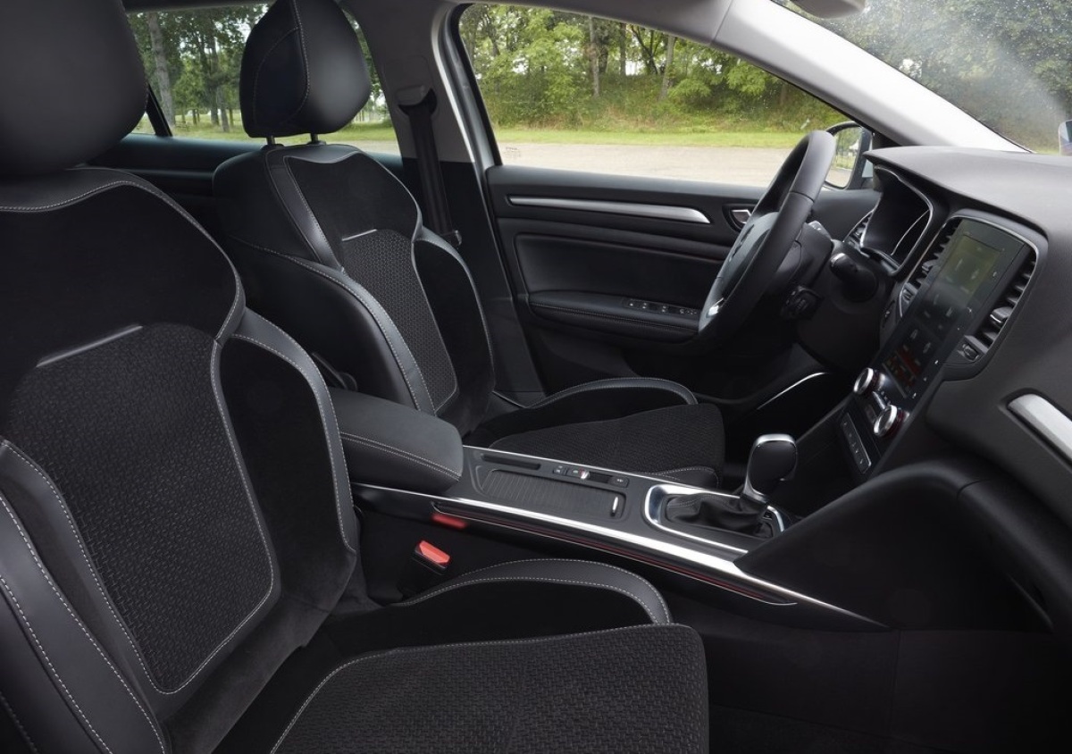 Renault-Megane Estate-2017-1024-46