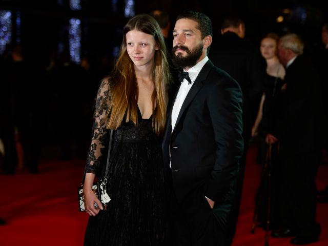 Mia Goth a jej manžel Shia LaBeouf 