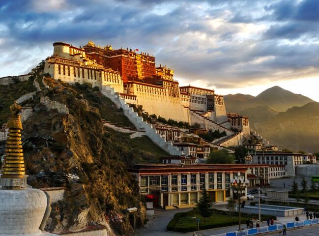Palác Potala, Lhasa, Tibet, Čína, Červený pahorok, dalajláma, UNESCO, Potála