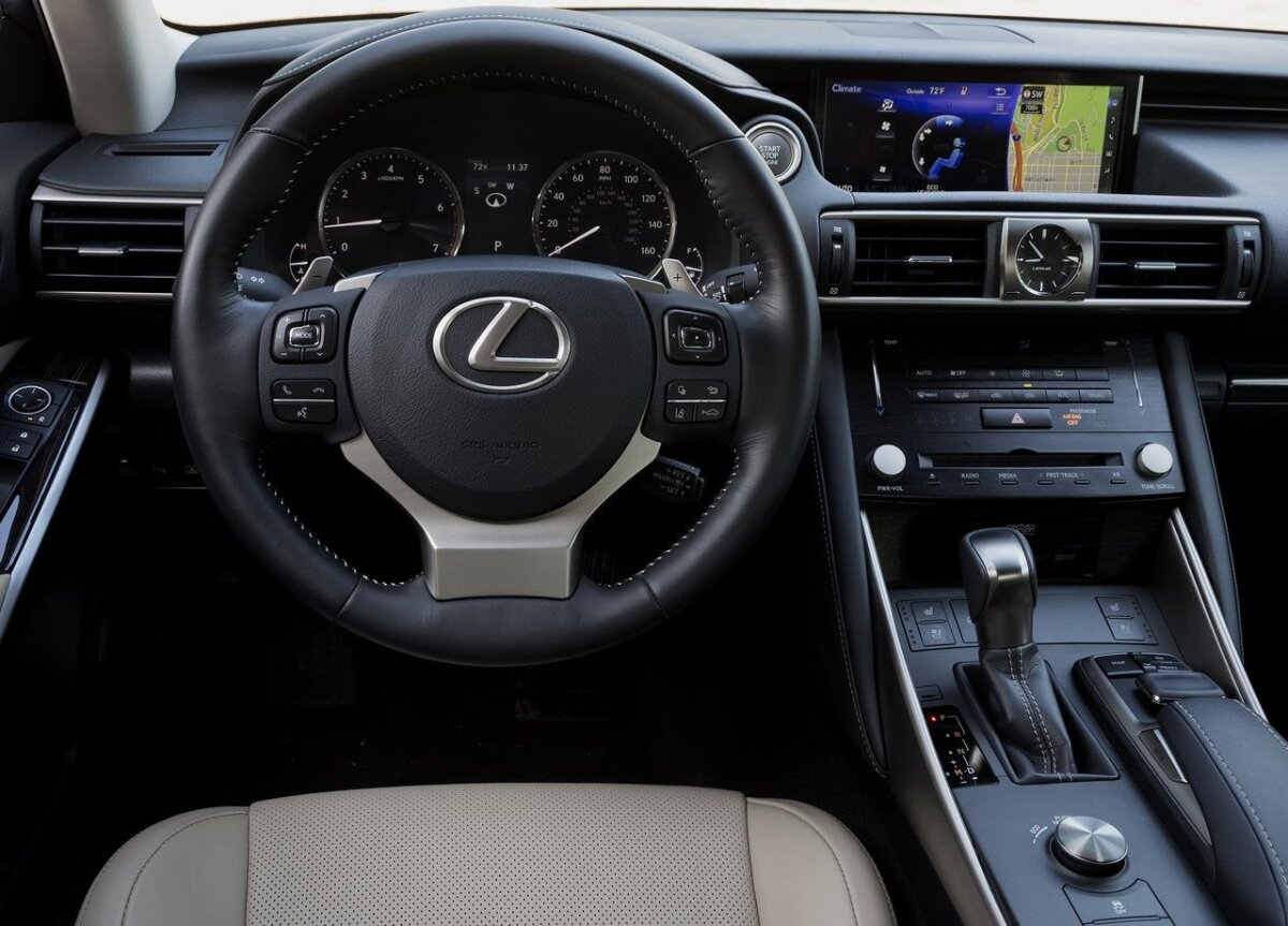 Lexus IS - 2016