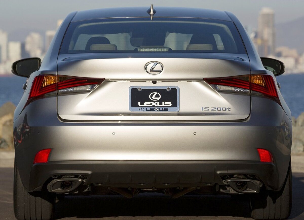 Lexus IS - 2016