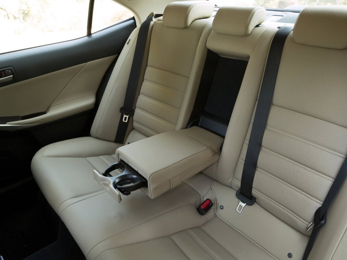 Lexus IS - 2016