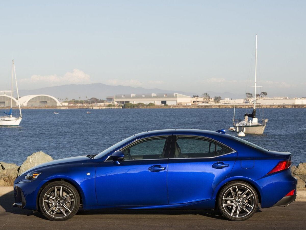 Lexus IS - 2016