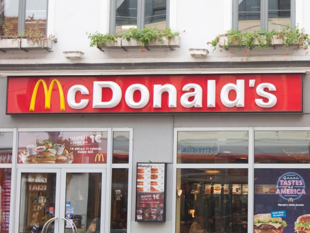 mc donalds, McDonald’s, Nostalgia, obchodná ulica,