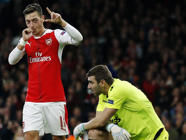 Mesut Özil, Vladislav Stojanov