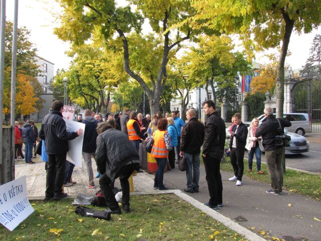 protest, skládka