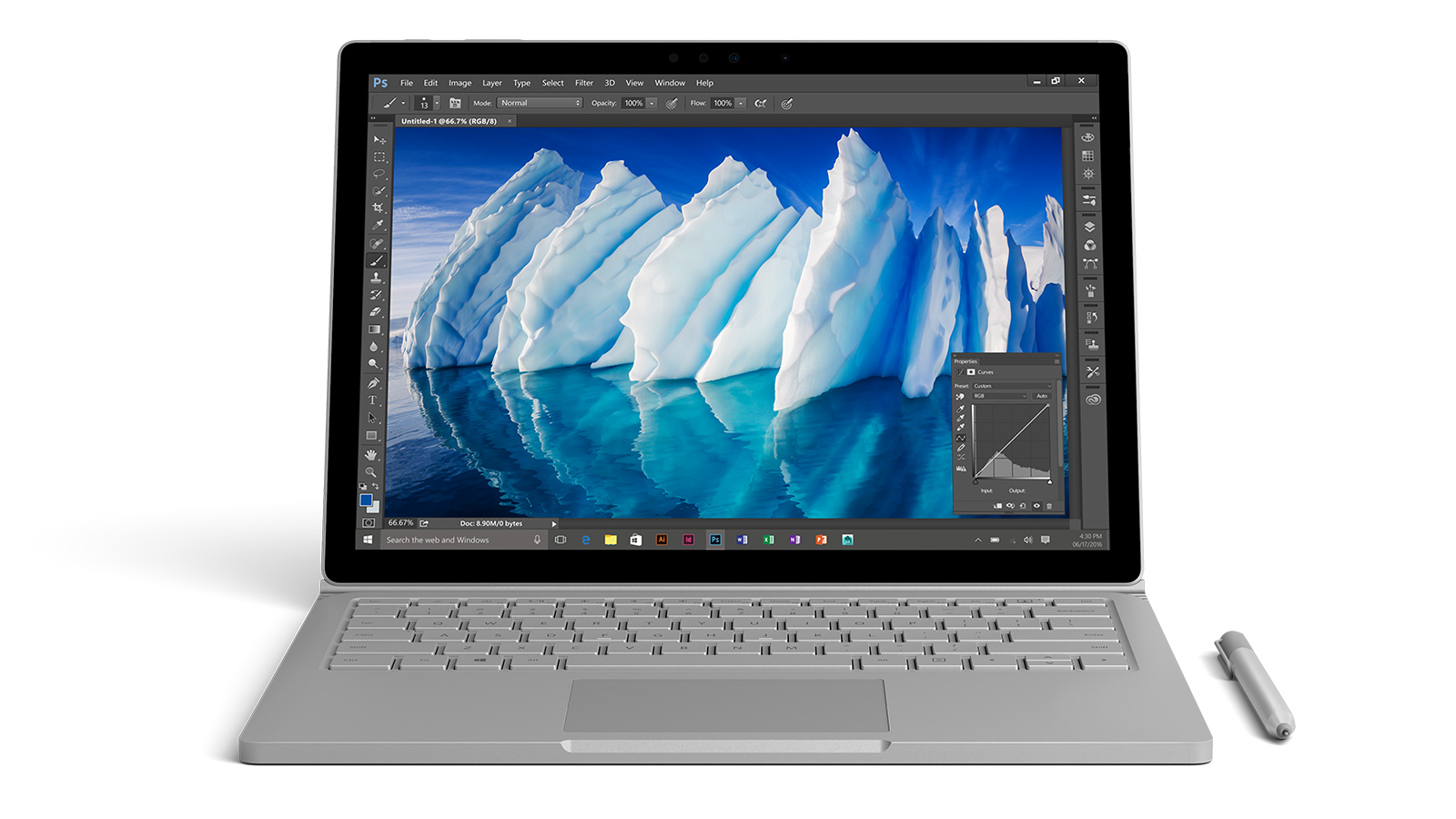 Notebook Surface Book i7 má maximálne 16 hodinovú výdrž na batériu. Takisto má tiež mimoriadne vysokú cenu.