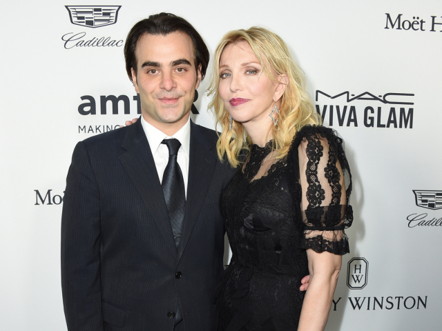 Speváčka Courtney Love a jej partner Nicholas Jarecki.