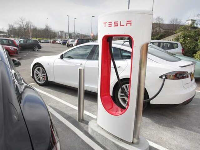 Tesla - Supercharger
