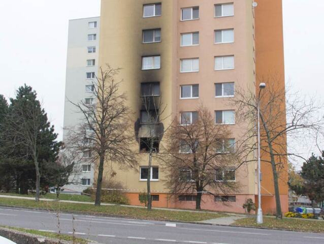 požiar, panelák,