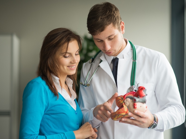 lekár, doktor, pacietka, zdravie, srdce, prevencia