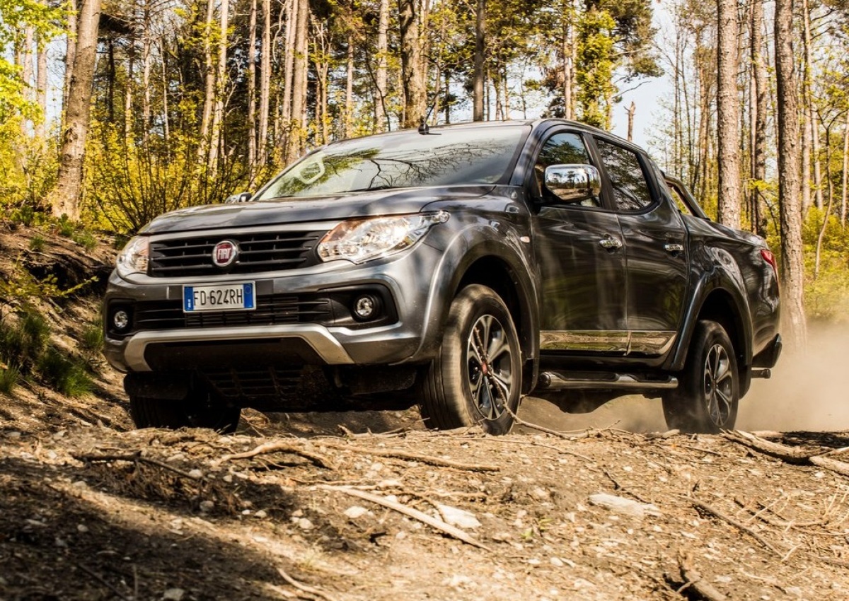 Fiat-Fullback-2016-1024-0f