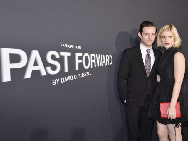 Herec Jamie Bell a jeho partnerka Kate Mara. 
