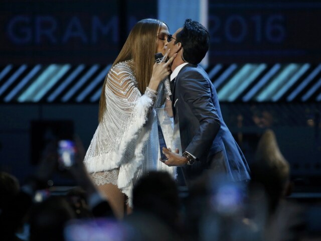 AWARDS-Jennifer Lopez bozkáva exmanžela Marca Anthonyho/