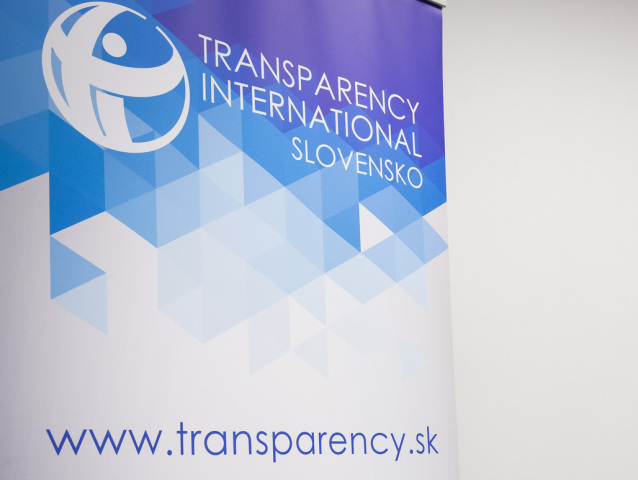 Transparency International, Zuzana Hlavková, Gabriel Šípoš,