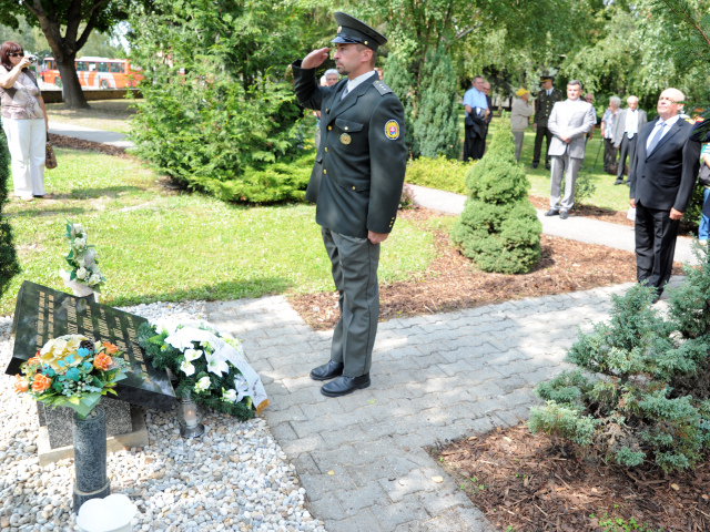 Leopoldov, pamätník, policajt