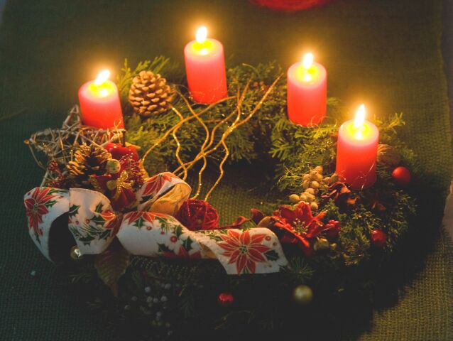Advent, veniec, Vianoce, sviečky, plameň